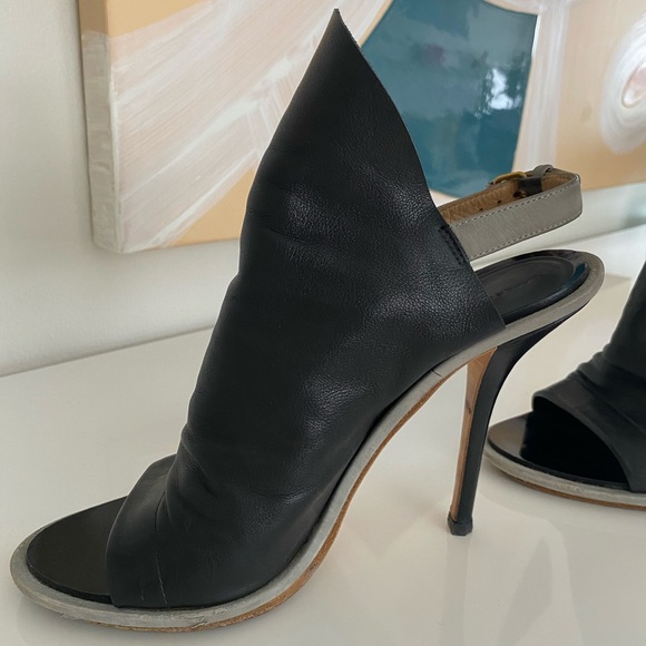 Balenciaga Paris Black and Grey Heels - Picture 3 of 4